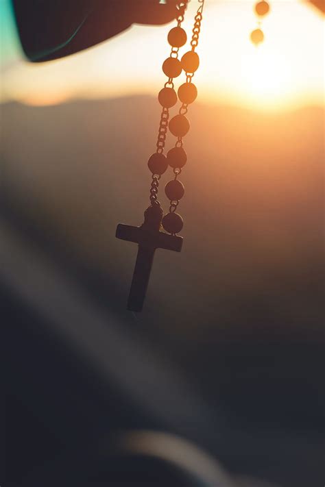 2K free download | Rosary, favorites, hand, hands, hanging rosary, heart, holding, praying, HD ...