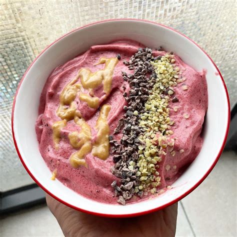 BERRY & BANANA SMOOTHIE BOWL – MUNCH A BUNCH