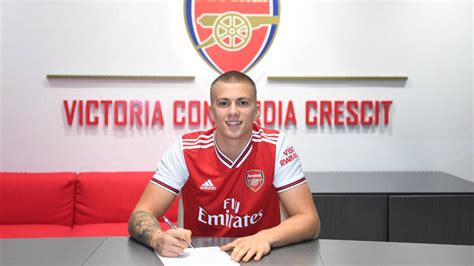 Harry Clarke signs new contract with Arsenal