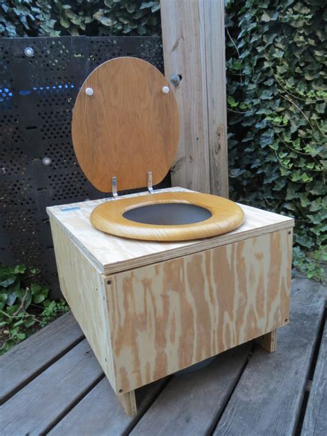 Creating Effective and Practical Composting Toilets – 101 Ways to Survive