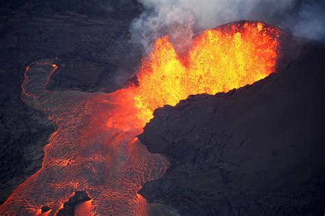 Stunning Photos Will Make You Feel The Lava's Heat In Hawaii