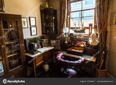 Sherlock Holmes Museum, London – Stock Editorial Photo © bloodua #131933440