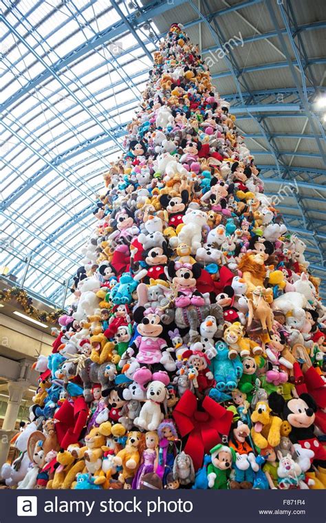 Image result for christmas tree made of plush toys | Christmas tree themes, Disney christmas ...