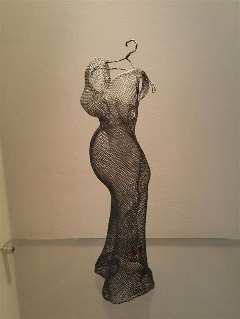 wire mesh sculpture by Orna Feliks, pregnant woman, dress, lady Metal ...