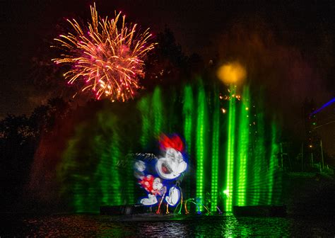 Where to Watch Disneyland Fireworks: Best & Worst Viewing Areas ...