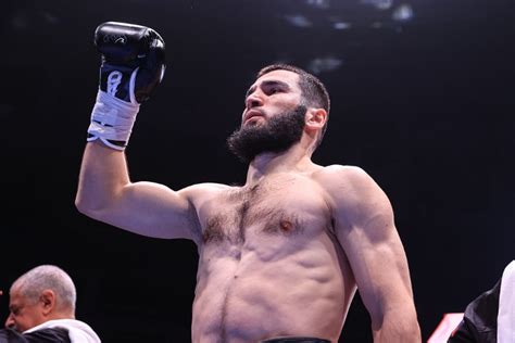 Artur Beterbiev Not Bothered About Being on Yarde’s Home Turf - Boxing News