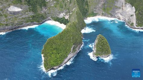 Scenery of Kelingking Cliff in Nusa Penida Island of Bali, Indonesia-Xinhua