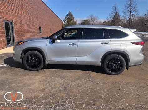 Toyota Highlander with 20” Wheels and Vogue Signature V Tyres