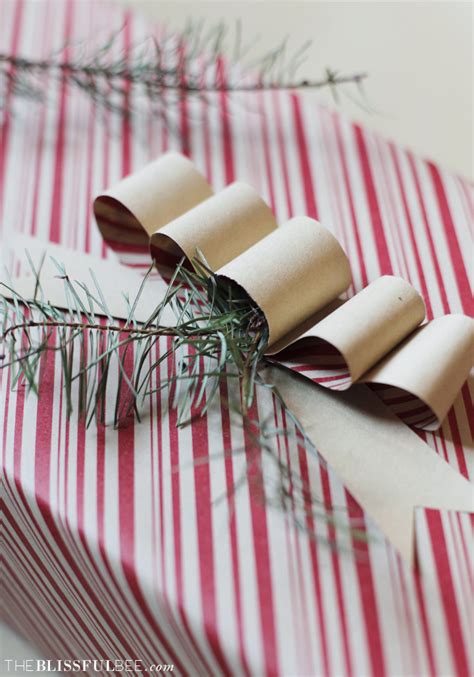 DIY Wrapping Paper Bow – THE BLISSFUL BEE