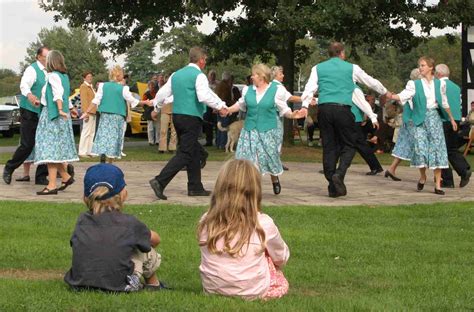 Oktoberfest dancing | Staci Troilo