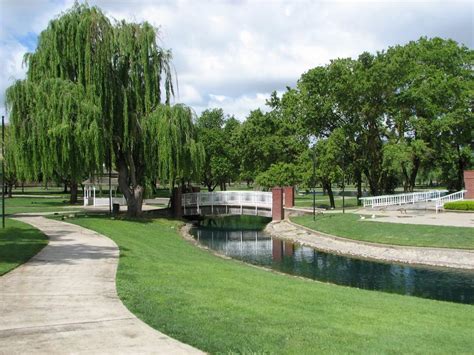 California: Learning More about Falun Dafa at Elk Grove Multicultural ...