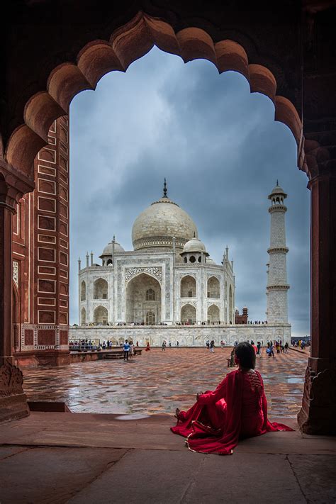 Night View of Taj Mahal: Is it Really Worth the Hype - The Floating Pebbles