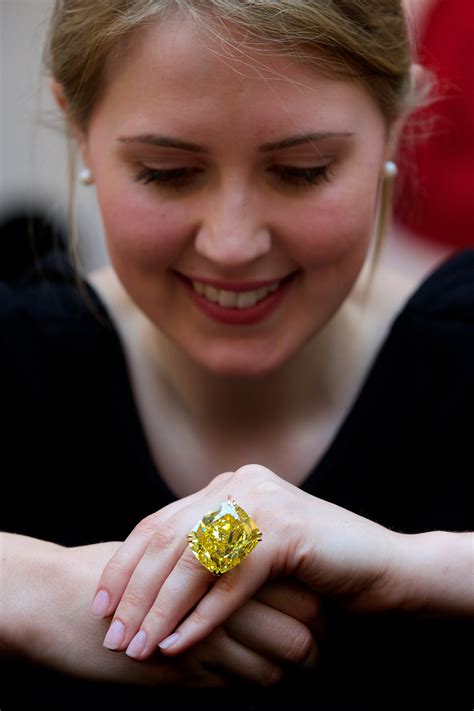 Sotheby's plans auction of huge yellow diamond [VIDEO]