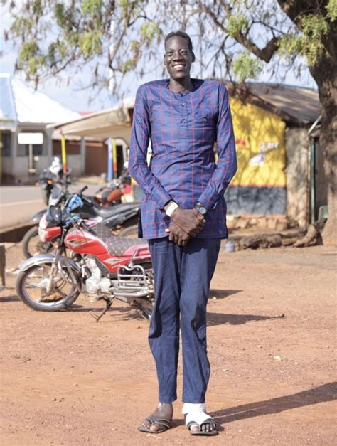 My health condition disturbs me - Ghana's tallest man | Photos