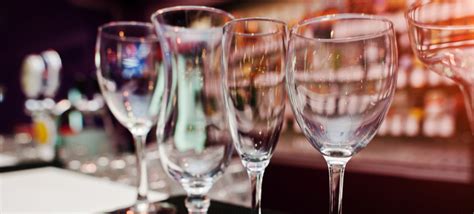 Bar Glassware Guide 101 | Buzztime