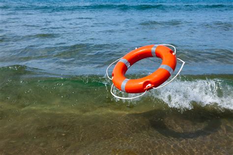 Life Jackets & Personal Flotation Devices - The Florida Mariner