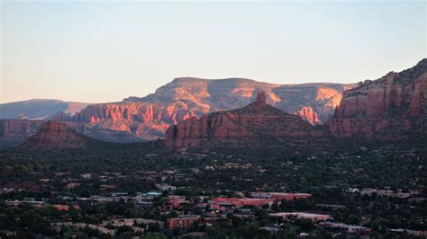 Our Favorite Sunrise in Sedona: Airport Mesa (+Tips for Visiting) - 10 Traveling Feet