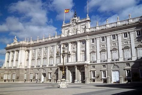 Skip-The-Line Early Entrance Tour of the Royal Palace of Madrid from US ...