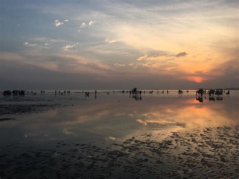 Today's Photography Worldwide: ITAP of the sunset at a beach in Karachi ...