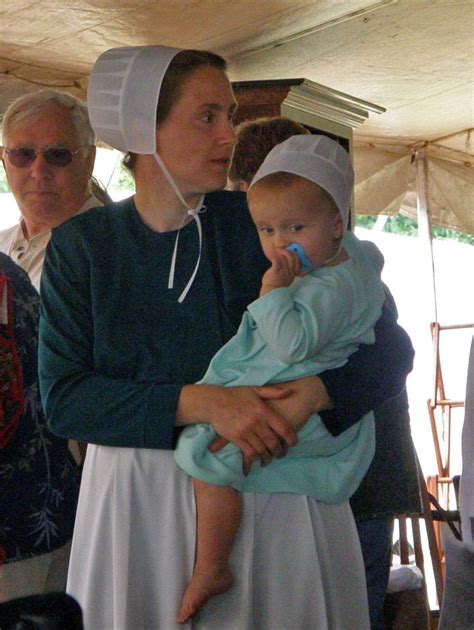 Amish And Pregnant: 15 Things They Do Differently | BabyGaga