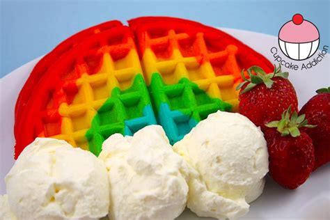 Rainbow Waffles! | Waffles, Sobremesas deliciosas, Receitas