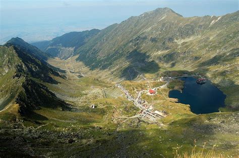 Lacul Bâlea: descoperă frumusețea glaciară din Sibiu