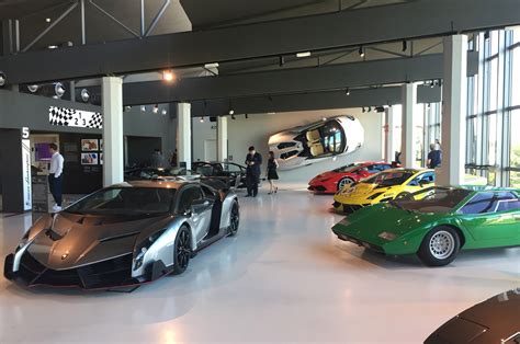 Arriba 50+ imagen lamborghini museum italy - Abzlocal.mx