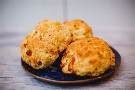 Easy Homemade Cheesy Biscuits Without Buttermilk Recipe | BeginnerFood