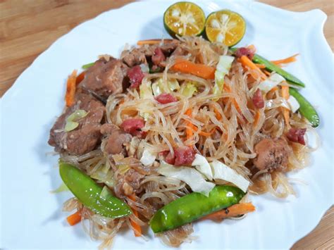 Pancit Bihon Guisado Recipe - Pilipinas Recipes