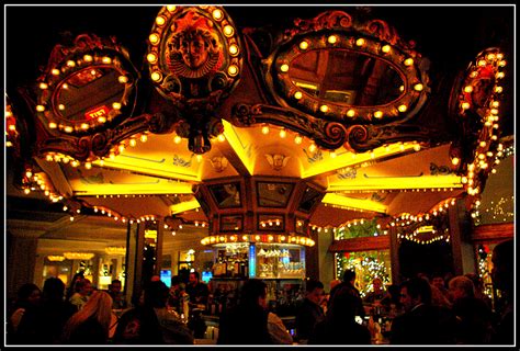 The Carousel Bar: Hotel Monteleone's Famous Rotating Bar - Unusual Places