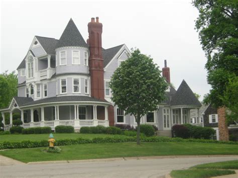 Hinsdale, Illinois: A Must to Visit (105 Photos) Updated:12/11/2009 | HubPages