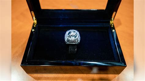 Eagles Super Bowl Ring Cost / Tom Brady And The Pats Look To Test ...