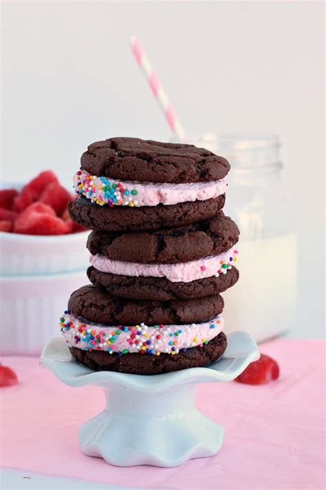 Cake Mix Oreo Cookie Recipe | TheBestDessertRecipes.com