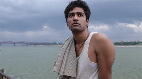 Vicky Kaushal was drunk while filming this scene from `Masaan` - TechiAzi