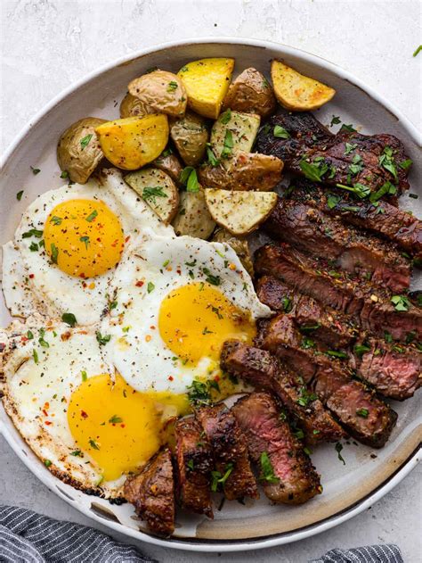 Steak and Eggs | The Recipe Critic