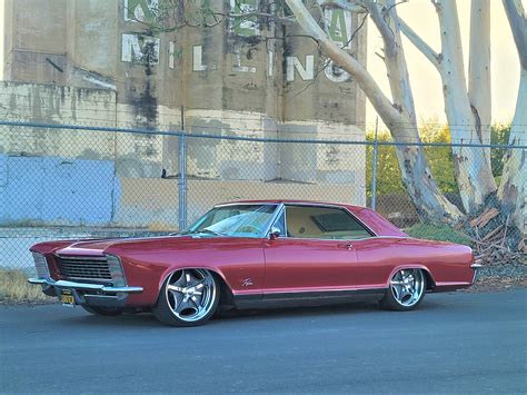 1 Rad Riv - This 1965 Buick Riviera Mild Custom Is Just Right