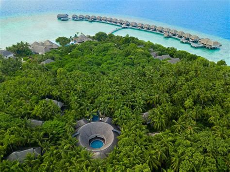 Visit Maldives - Resorts > Dusit Thani Maldives