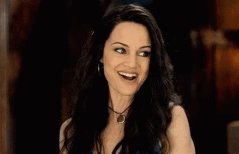 The Haunting Of Hill House Carla Gugino GIF - The Haunting Of Hill ...