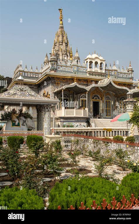 Parshwanath temple hi-res stock photography and images - Alamy