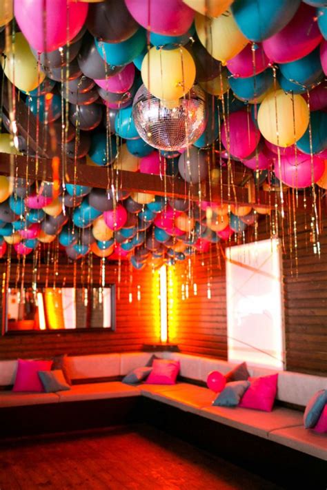 28 Creative Balloon Decoration Ideas for Parties | Home Designing