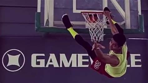 Arwind Santos brings back Spiderman dunk during ECQ