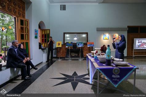 Iranian Pupils Draw Paintings for Parentless Children