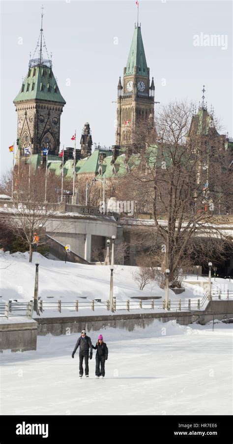 Skating rideau canal winterlude ontario ottawa hi-res stock photography ...