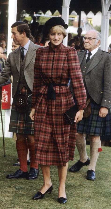 Princess Diana’s Best Royal Fashion Moments: Photos