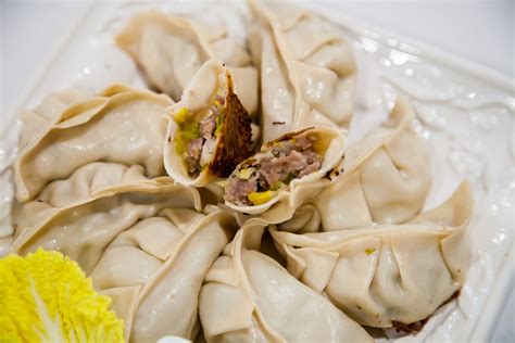 Napa Cabbage Pork Dumplings (白菜猪肉饺子 Bai Cai Zhu Rou Jiao Zi) | Asian Cooking Mom