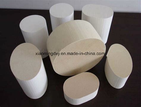 Honeycomb Ceramic Substrate Ceramic Catalyst Substrate Used in Gasoline Engine