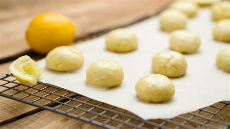 Italian Lemon Cookies Recipe - ChichiLicious.com