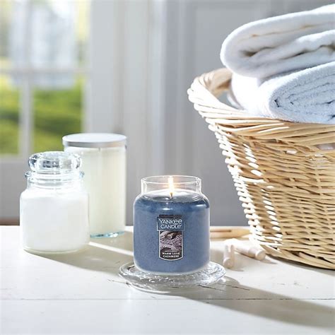 Yankee Candle Housewarmer Warm Luxe Cashmere Medium Classic Jar Candle 1 ct | Shipt