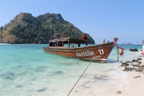 Crowded Island Hopping in Krabi, Thailand