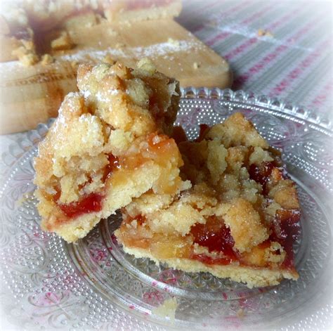 The English Kitchen: Apple Crumble Tray Bake